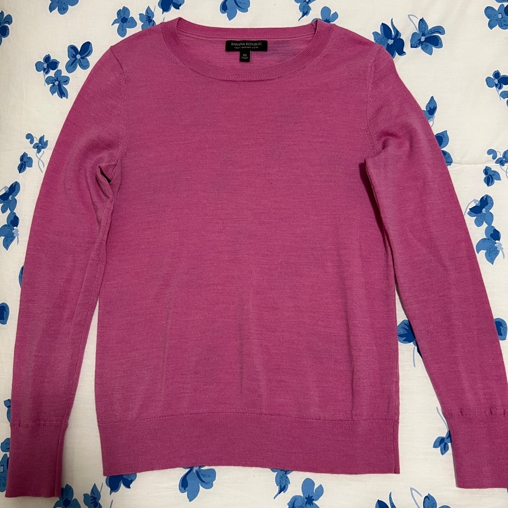 Banana Republic 100% Merino Wool Crewneck Sweater- Pink